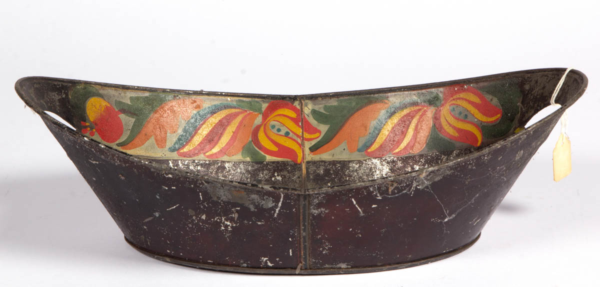 AMERICAN PAINT-DECORATED TOLEWARE APPLE TRAY
