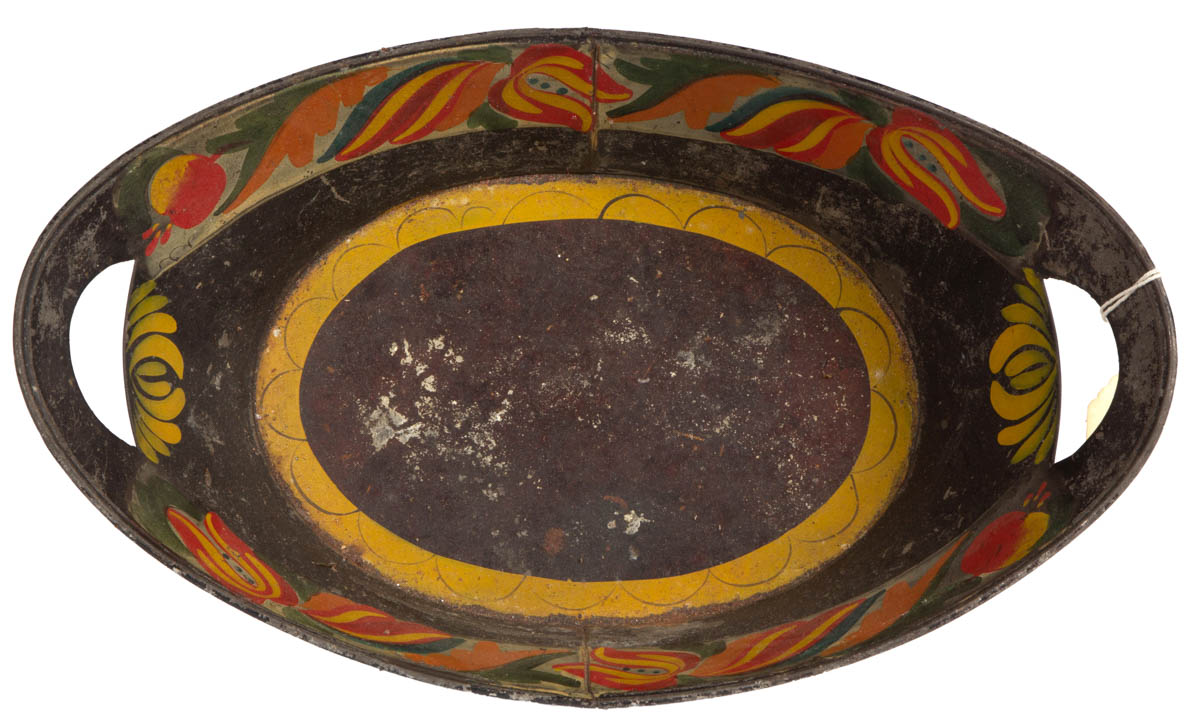 AMERICAN PAINT-DECORATED TOLEWARE APPLE TRAY