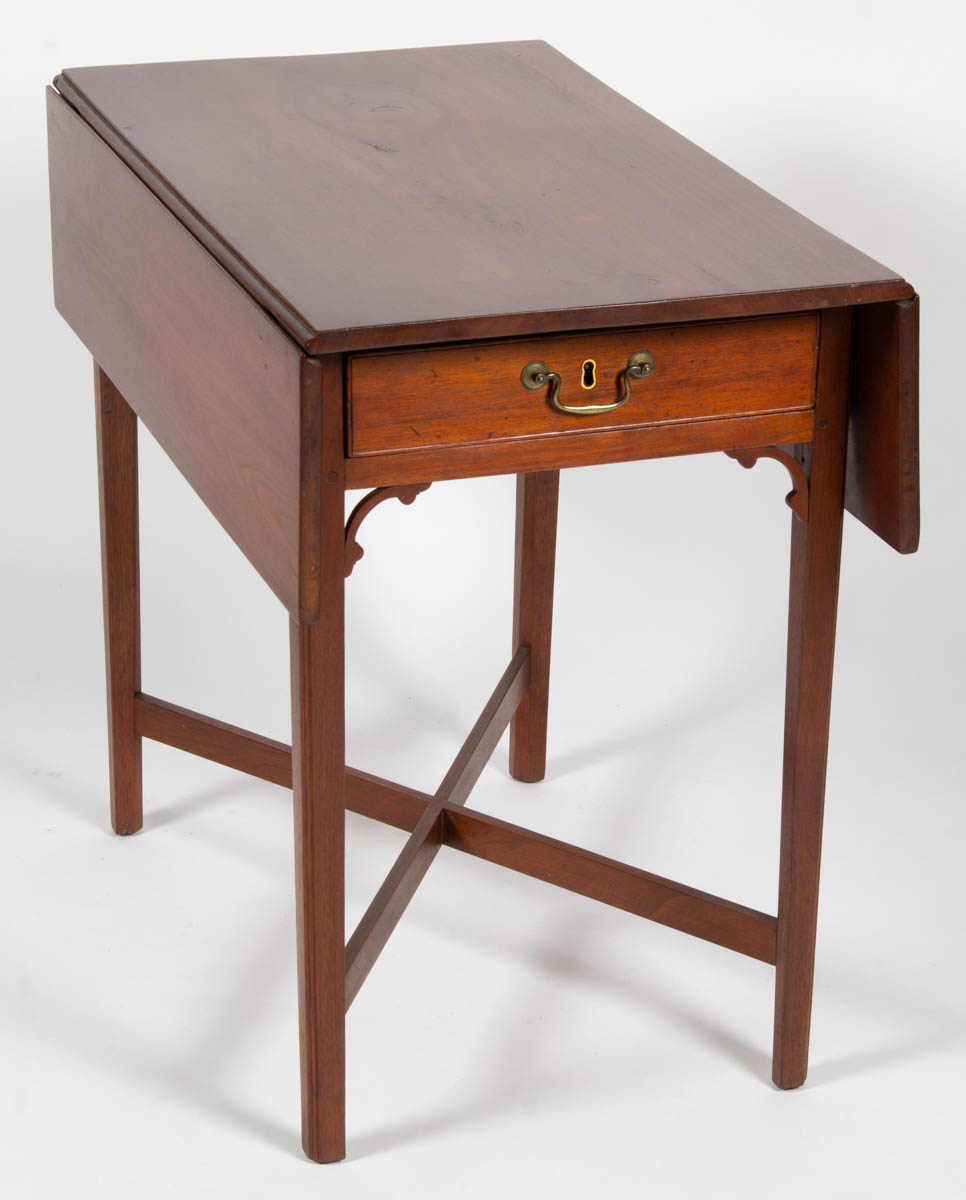 RICHMOND / PETERSBURG, VIRGINIA CHIPPENDALE WALNUT PEMBROKE / BREAKFAST TABLE