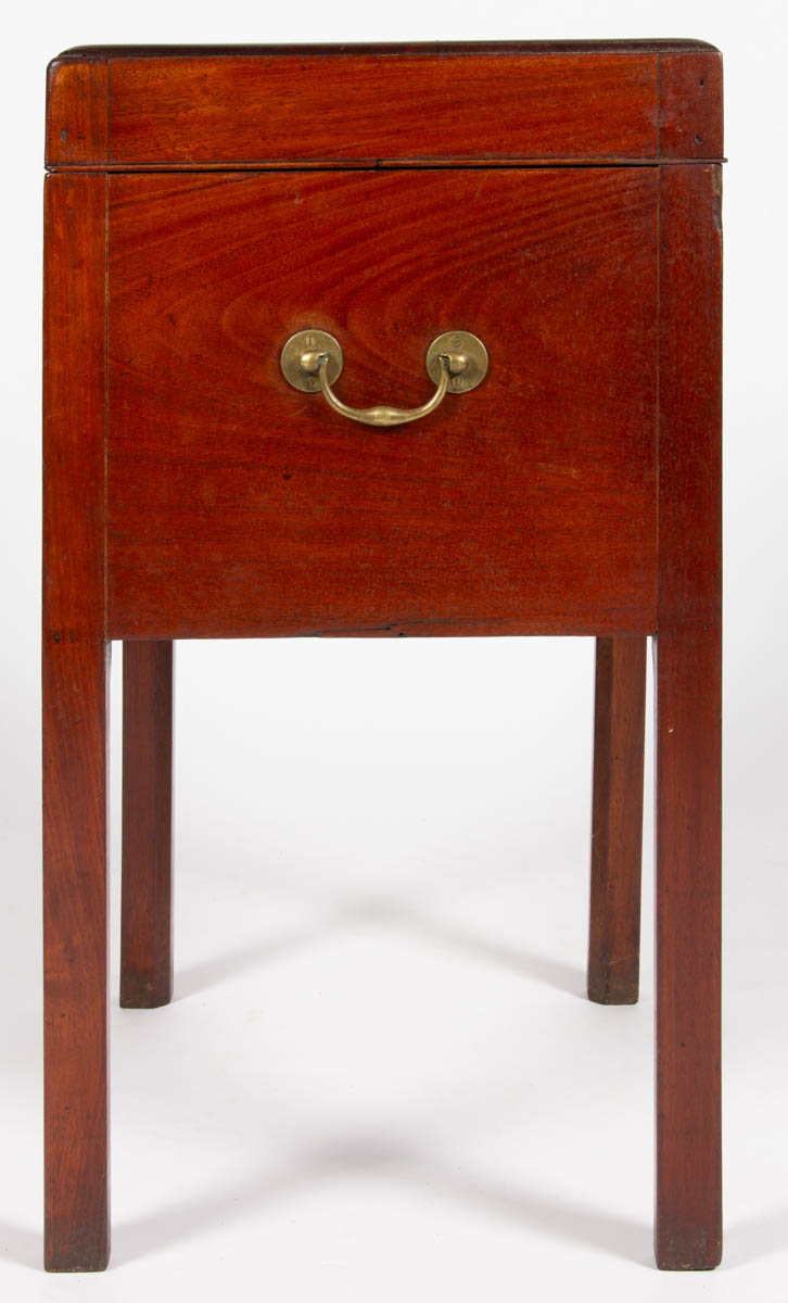 MID-ATLANTIC CHIPPENDALE MAHOGANY CELLARETTE