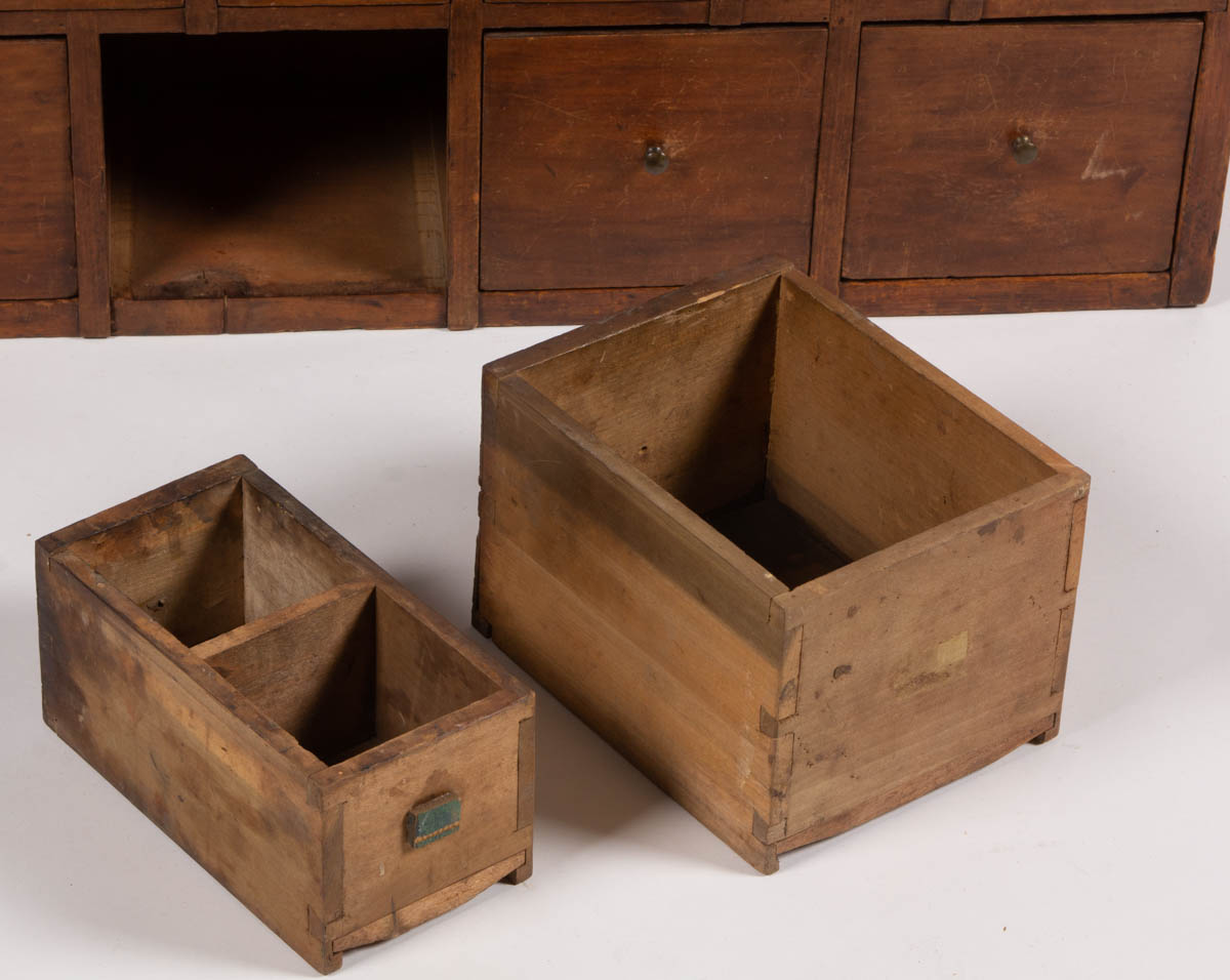 AMERICAN POPLAR AND PINE APOTHECARY