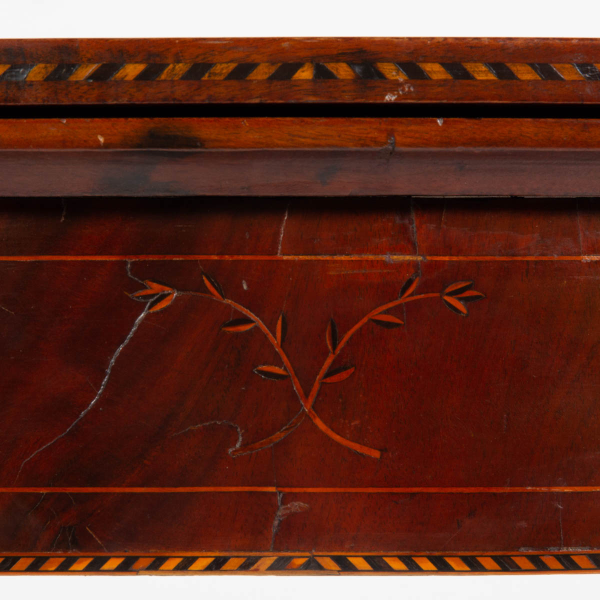 NEW ENGLAND FEDERAL INLAID MAHOGANY CARD / GAMES TABLE