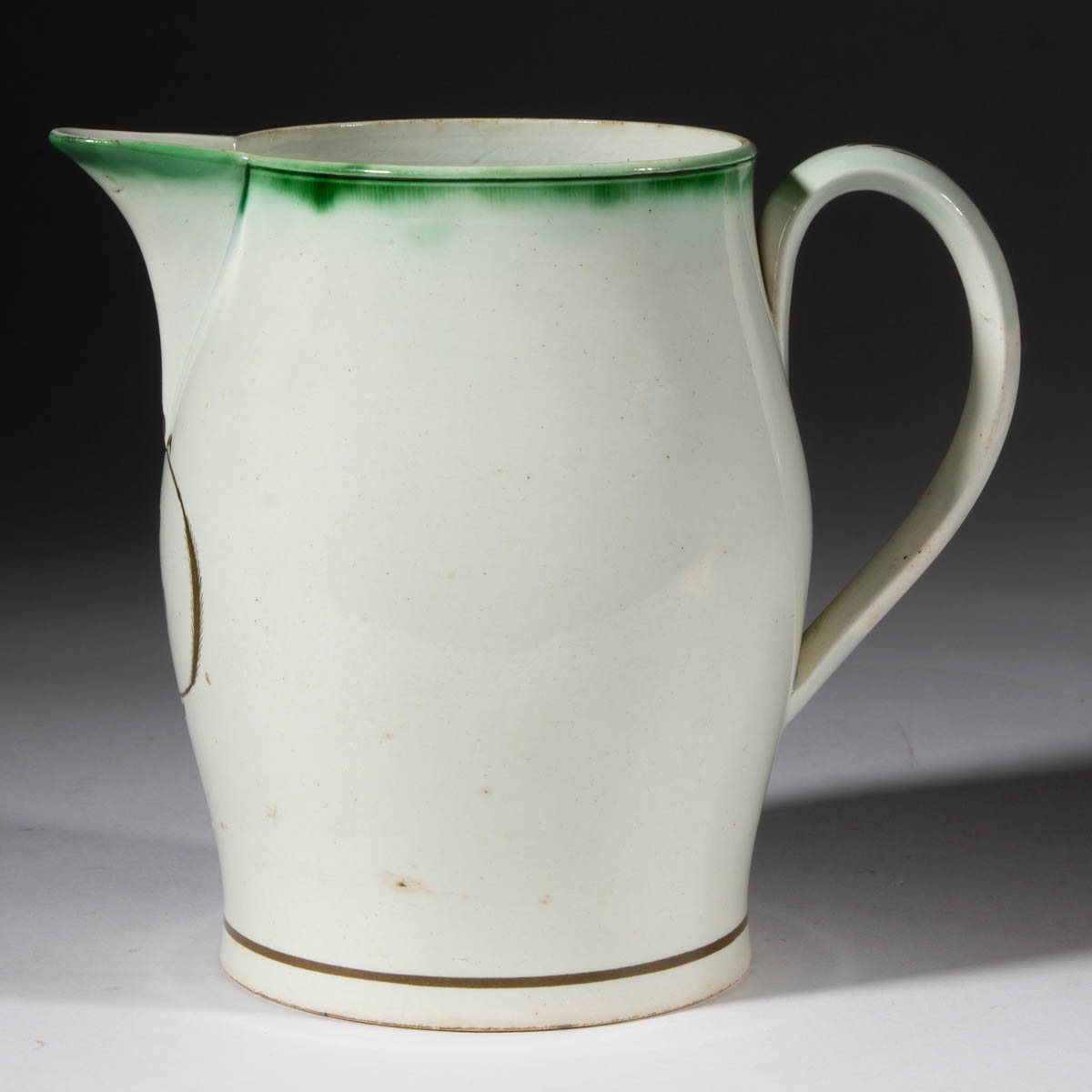 ENGLISH PEARLWARE HAND-PAINTED SHELL EDGE CERAMIC JUG / PITCHER
