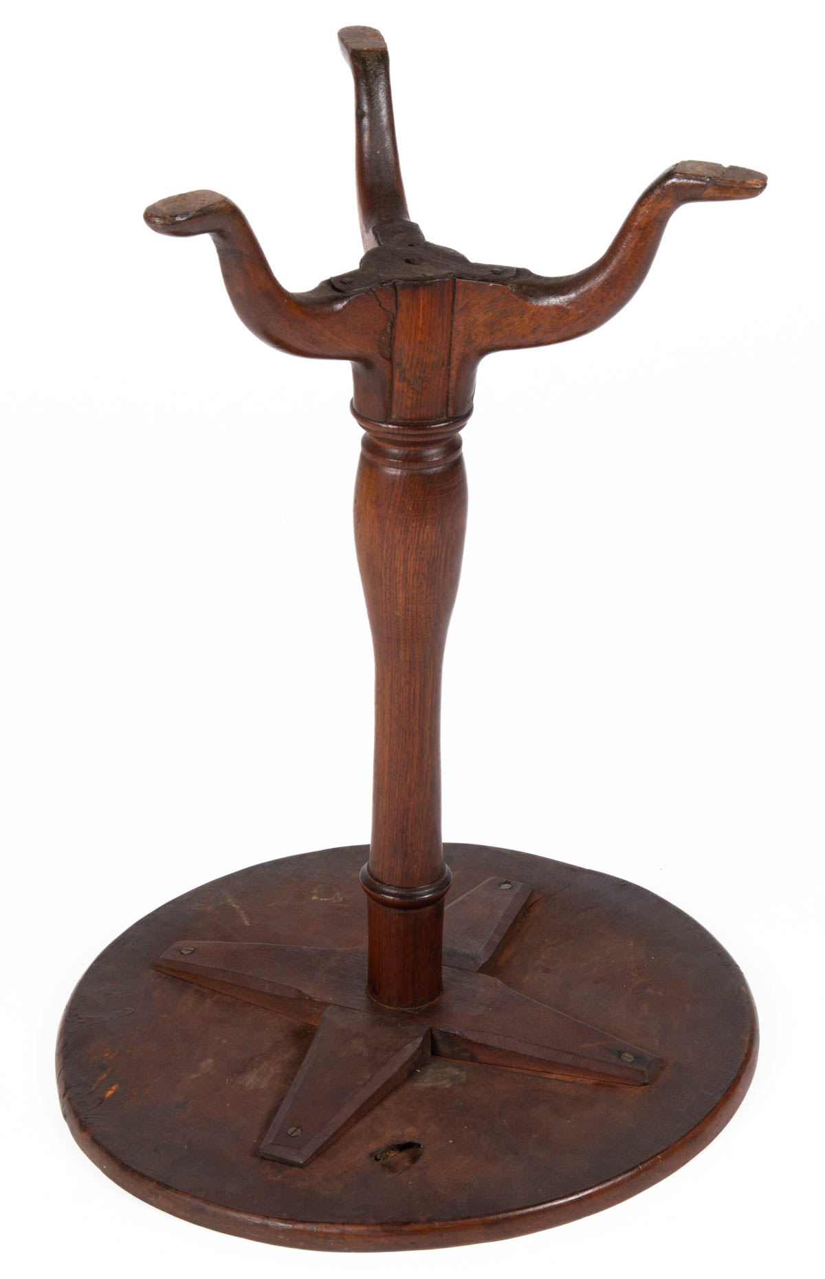 AMERICAN CHIPPENDALE WALNUT CANDLESTAND