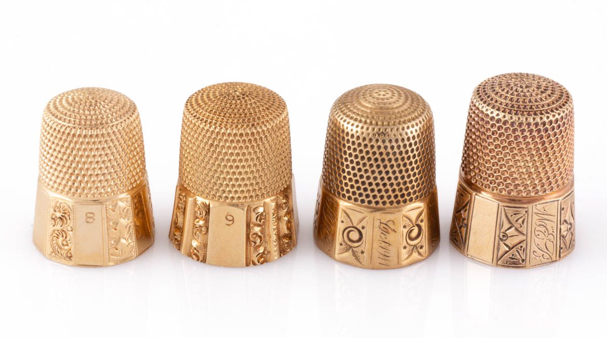 SIMONS BROTHERS 10K-14K YELLOW GOLD SEWING THIMBLES, LOT OF FOUR