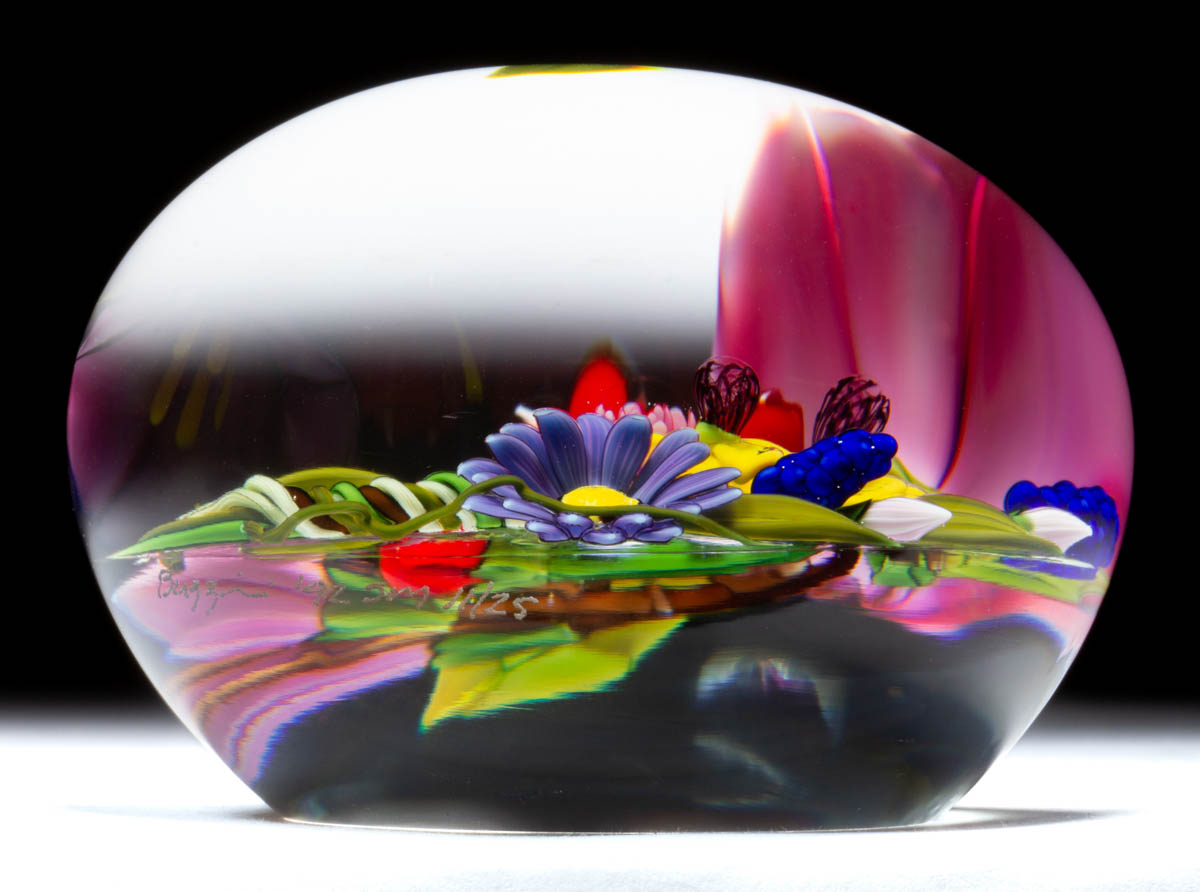 CHRIS BUZZINI (AMERICAN, B. 1949) MIXED BOUQUET LAMPWORK STUDIO ART GLASS PAPERWEIGHT