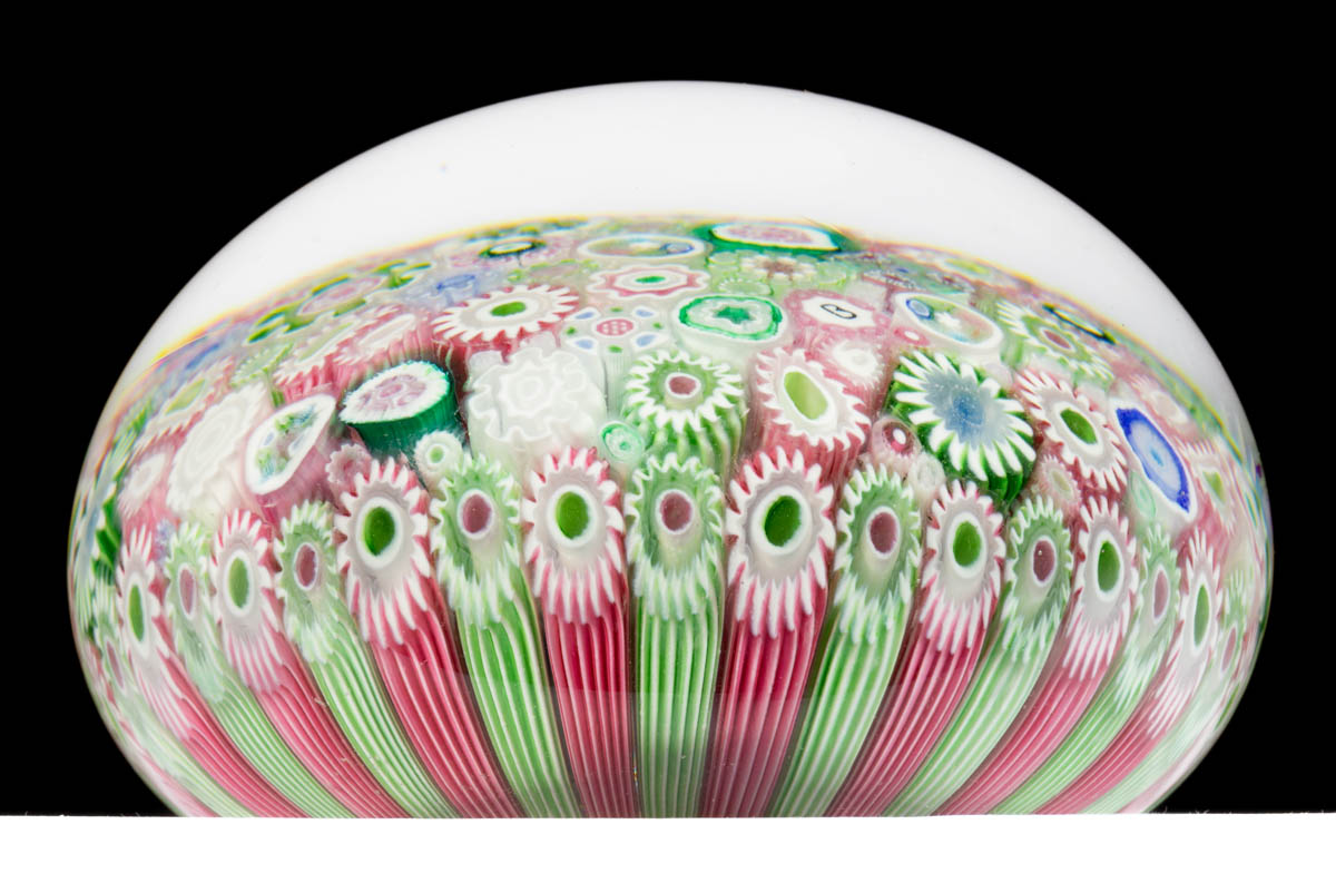 JIM BROWN (AMERICAN, B. 1949) CLOSE-PACK MILLEFIORI STUDIO ART GLASS PAPERWEIGHT