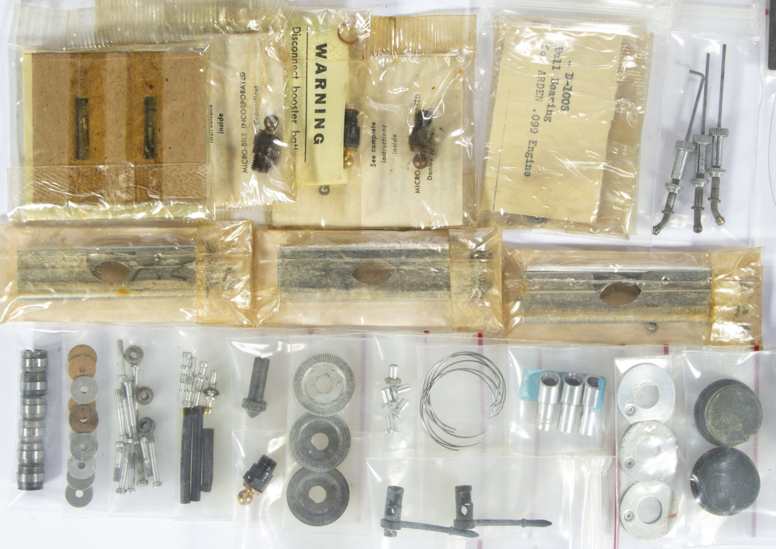 MICRO-BILT INC. ARDEN MODEL NO. 09 AIRPLANE MODEL ENGINES AND PARTS, LOT OF 42,