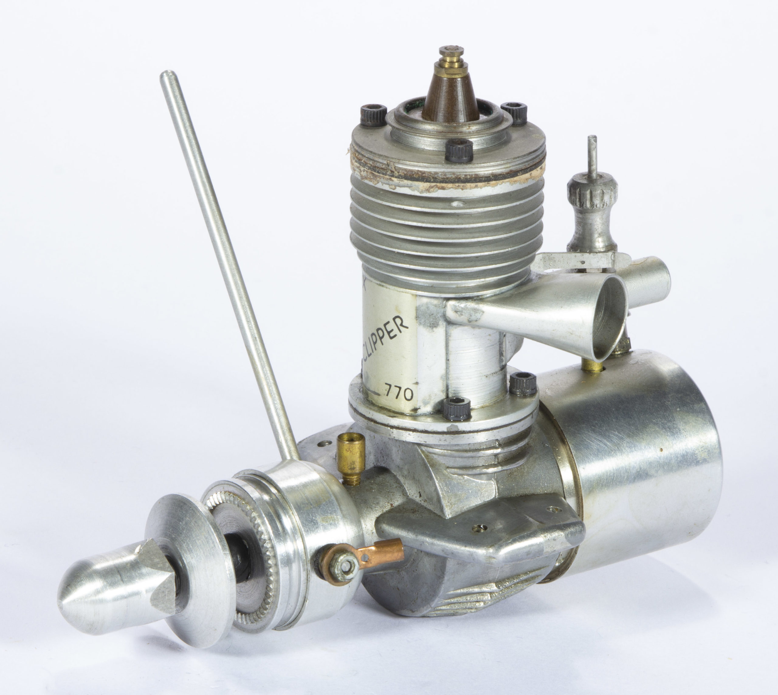 CLIPPER MANUFACTURING CO. “CLIPPER XX770” WITH GLOW PLUG MODEL AIRPLANE ENGINE,