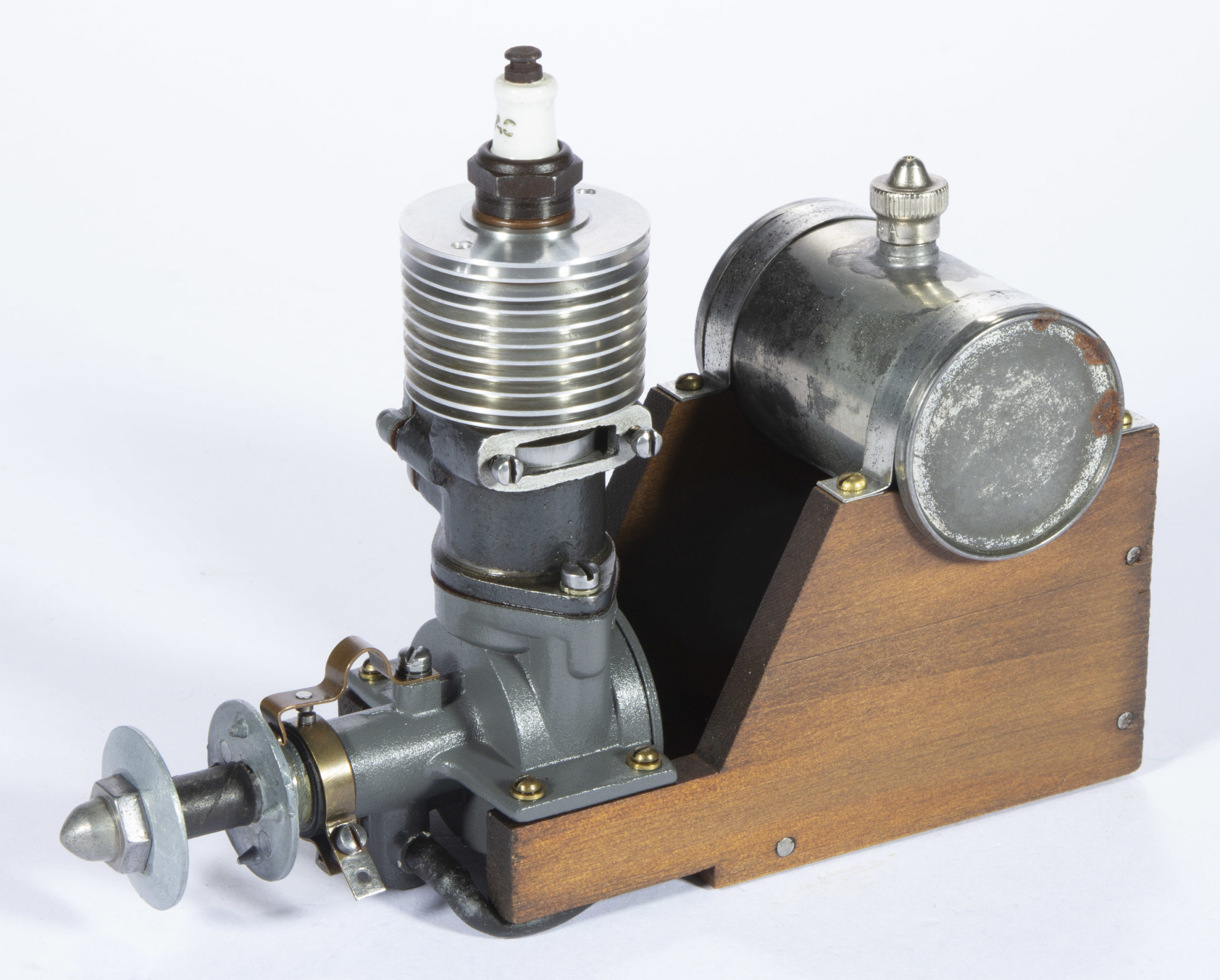 AIRCRAFT INDUSTRIES “BABY CYCLONE” MODEL A 1936 MODEL AIRPLANE ENGINE,