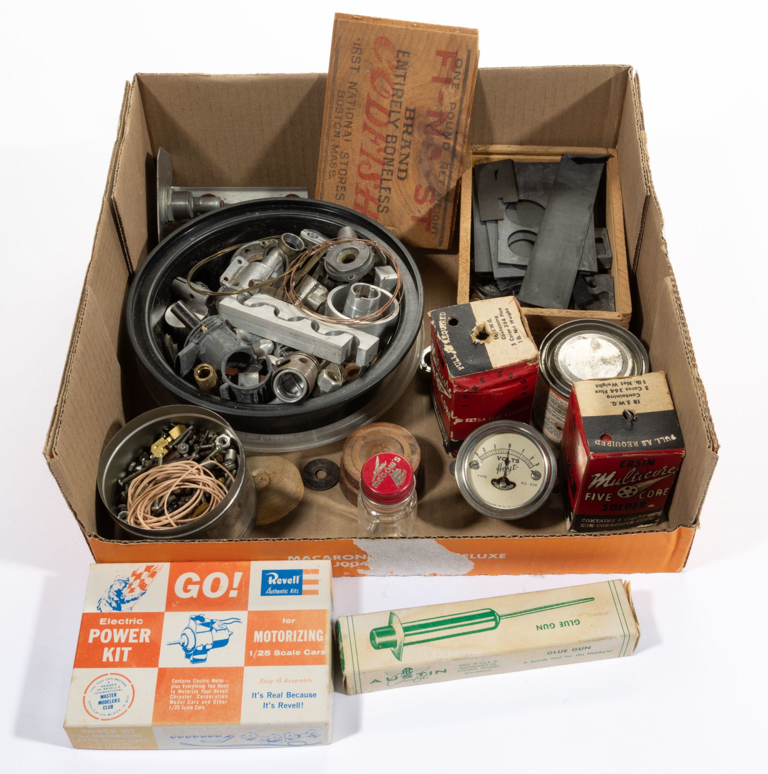 ASSORTED MODEL AIRPLANE PARTS, BUILDING MATERIALS, AND OTHER ARTICLES, UNCOUNTED LOT,