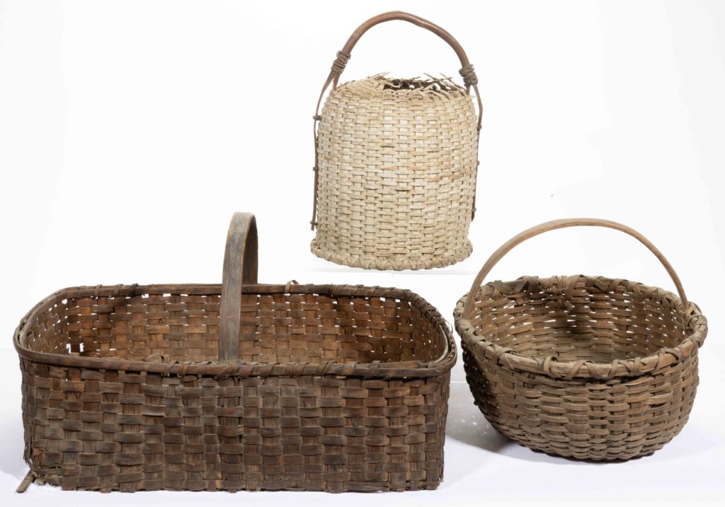 AMERICAN STAVE TYPE WOVEN SPLINT BASKETS, LOT OF THREE,