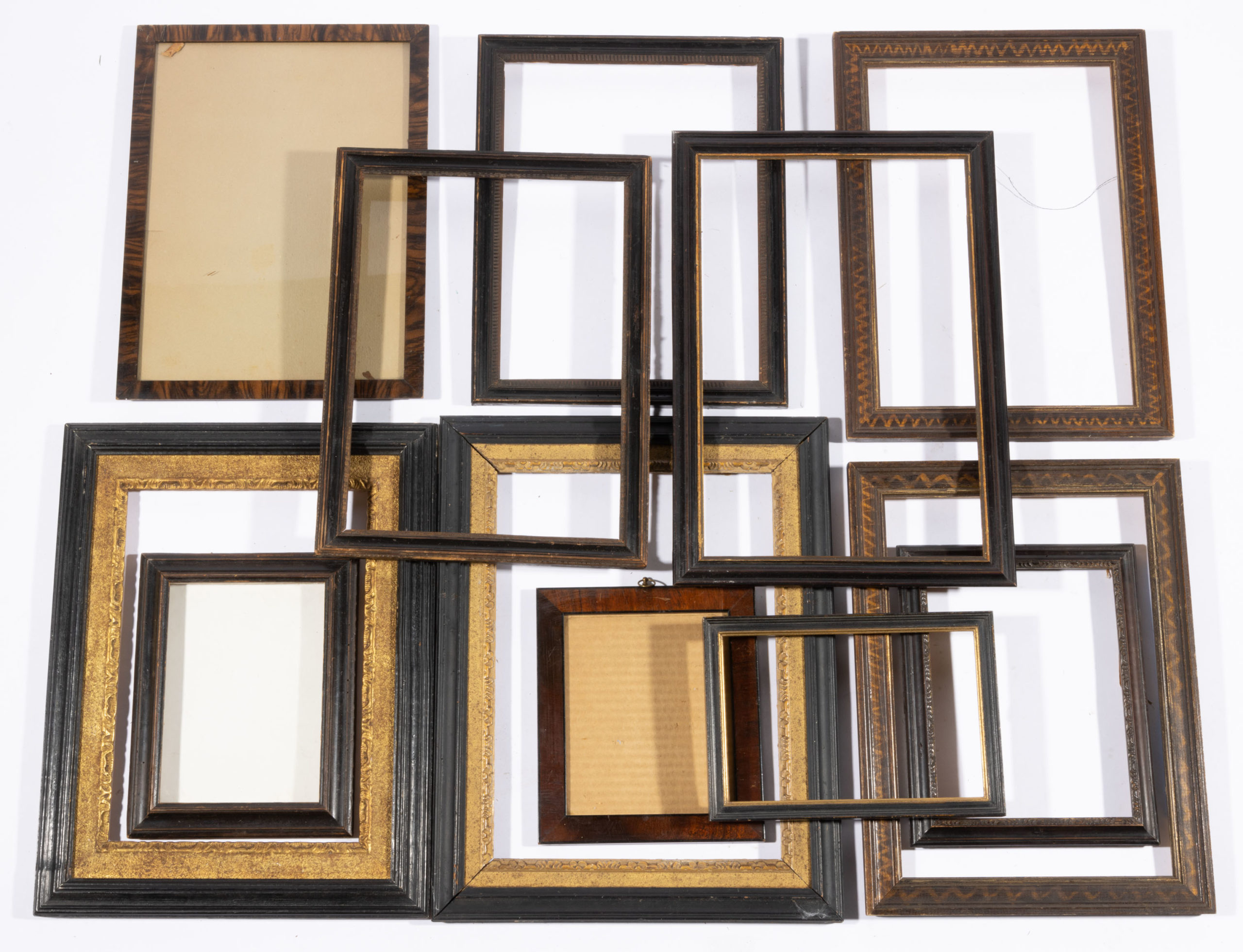 ASSORTED ANTIQUE PICTURE FRAMES, LOT OF 12,