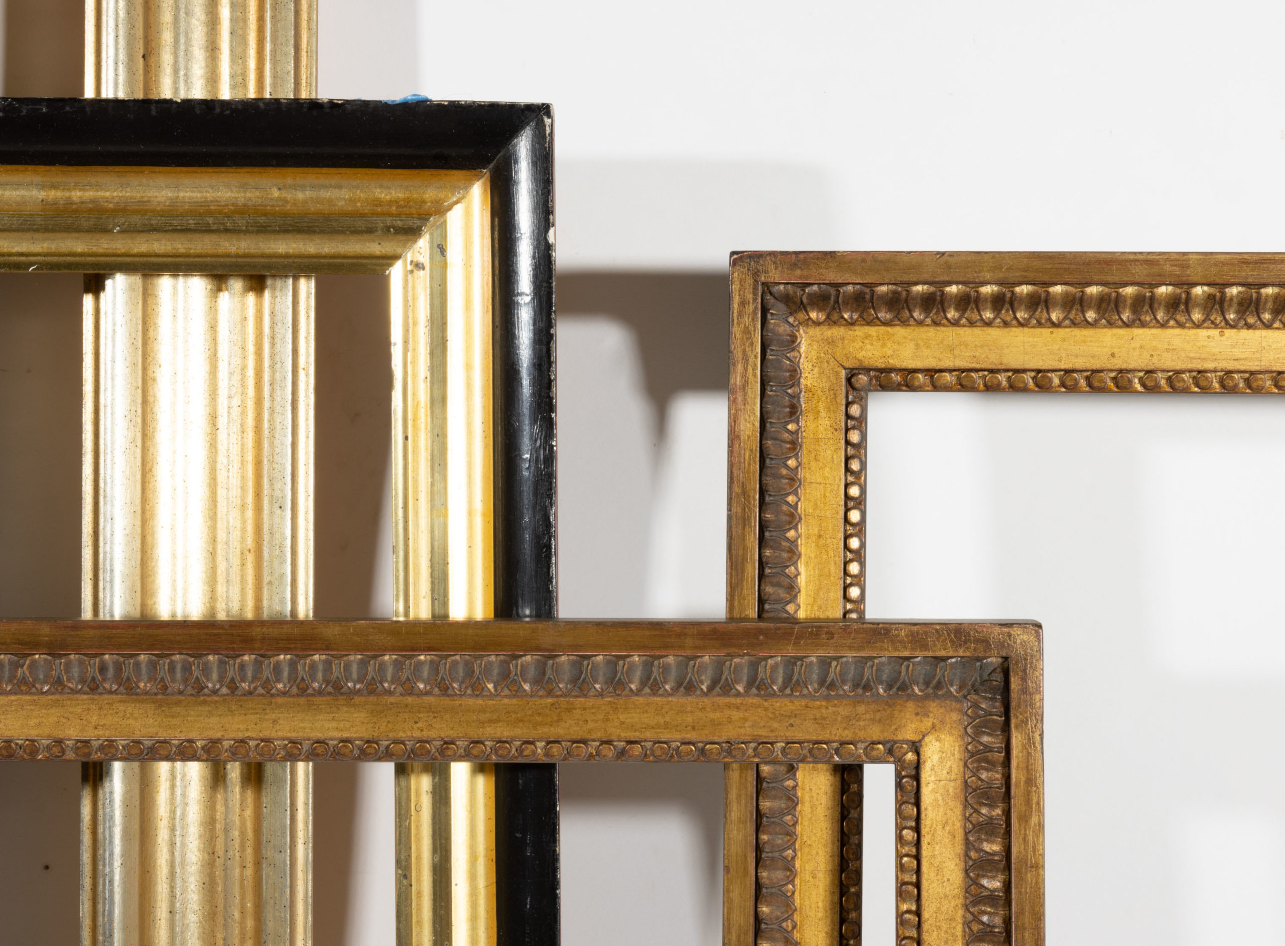 ANTIQUE-STYLE PICTURE FRAMES, LOT OF FIVE,