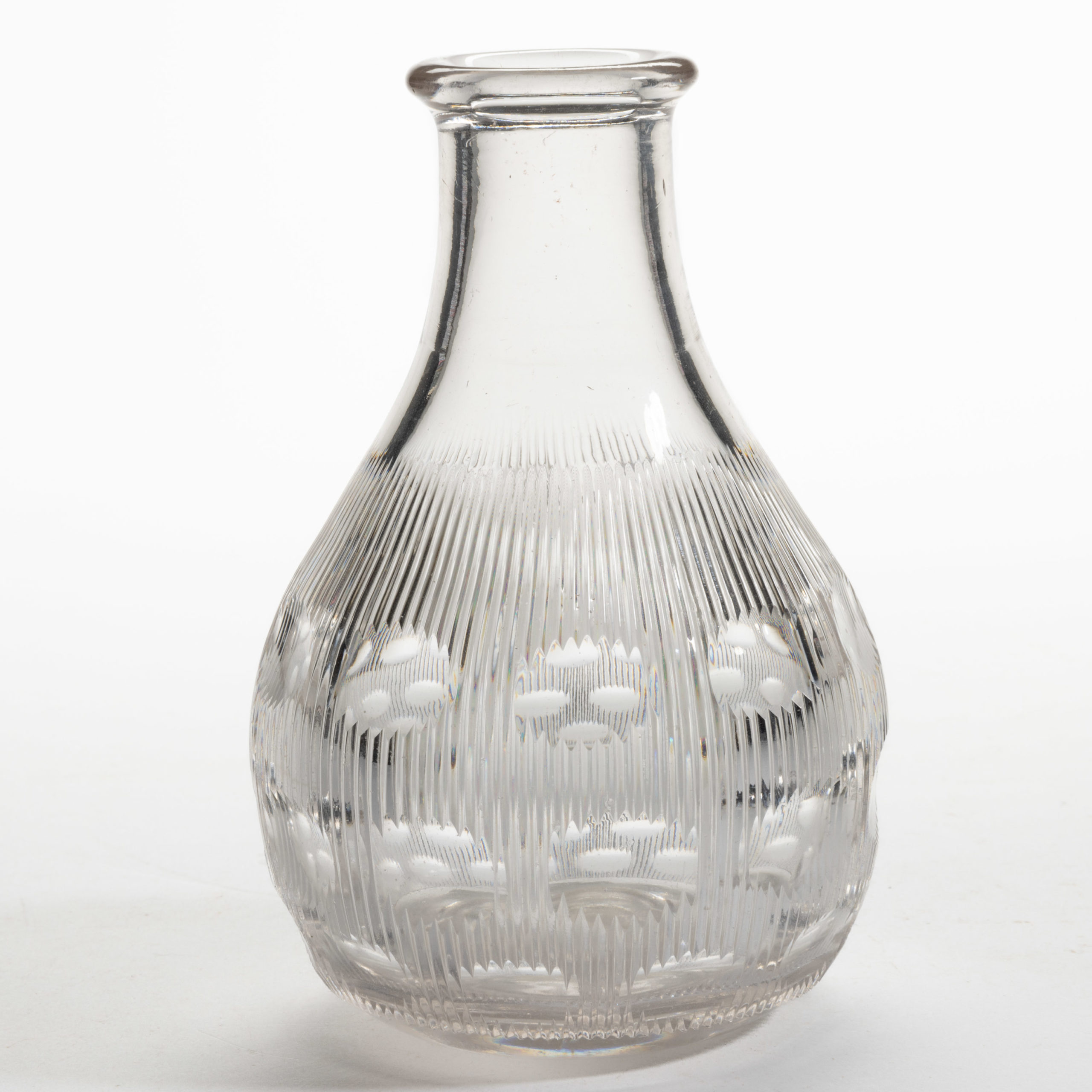 FINE RIB / REEDED (OMN) WITH CUT OVALS – THREE ROW WATER CARAFE / BOTTLE,