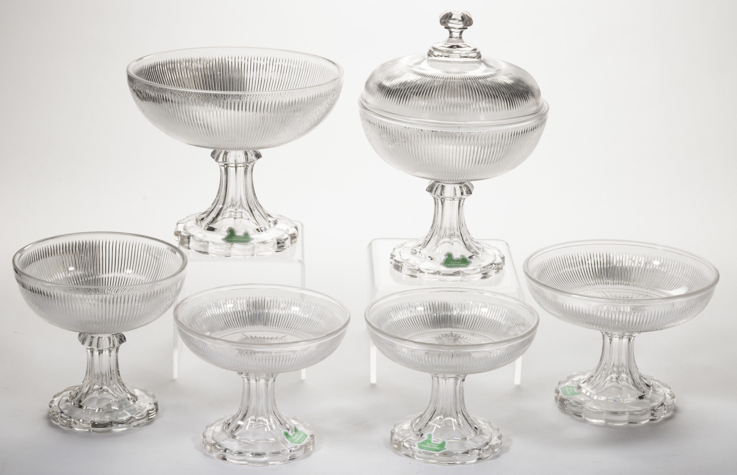 FINE RIB / REEDED (OMN) TABLE ARTICLES, LOT OF SIX,