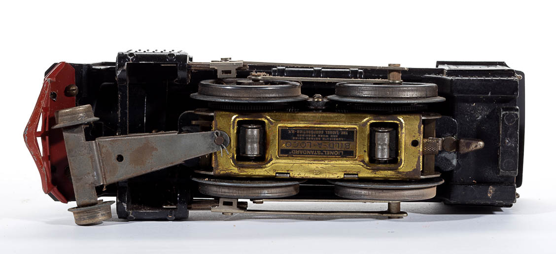 LIONEL NO. 384E STANDARD GAUGE STEAM LOCOMOTIVE AND TENDER