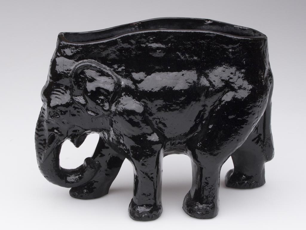 FENTON #1618 ELEPHANT FLOWER BOWL