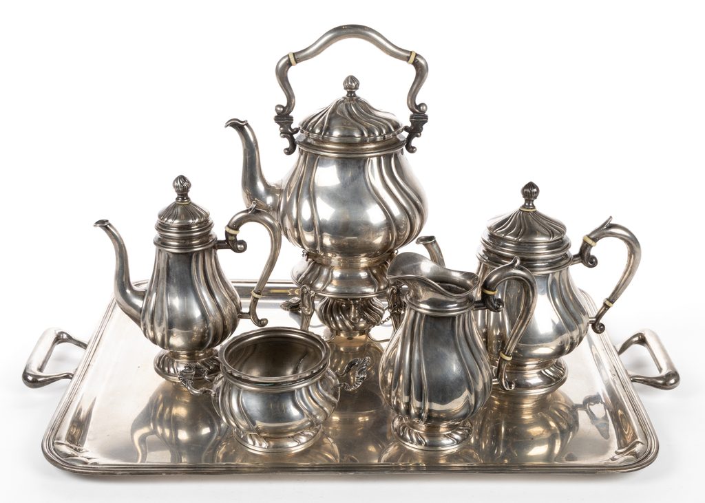 NAKASHIMA PIECES HIGHLIGHT FALL FINE & DECORATIVE ARTS AUCTION